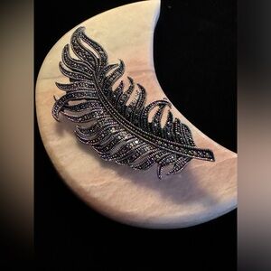 Vintage Silver-Tone Feather Brooch✨